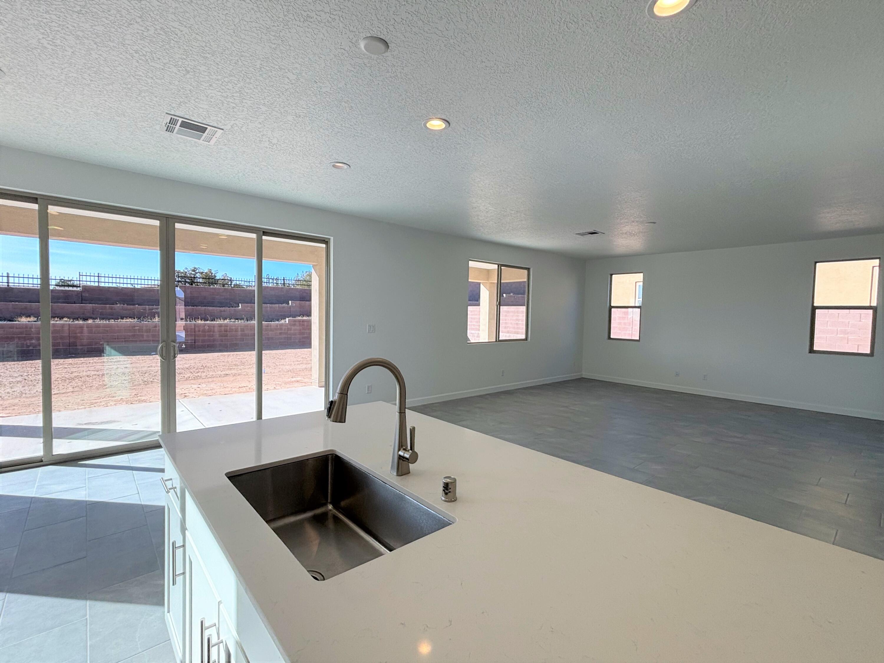 3161 Wolf Tail Loop Northeast Rio Rancho, NM 87144 - Photo 8 of 18 Gallery Image 8