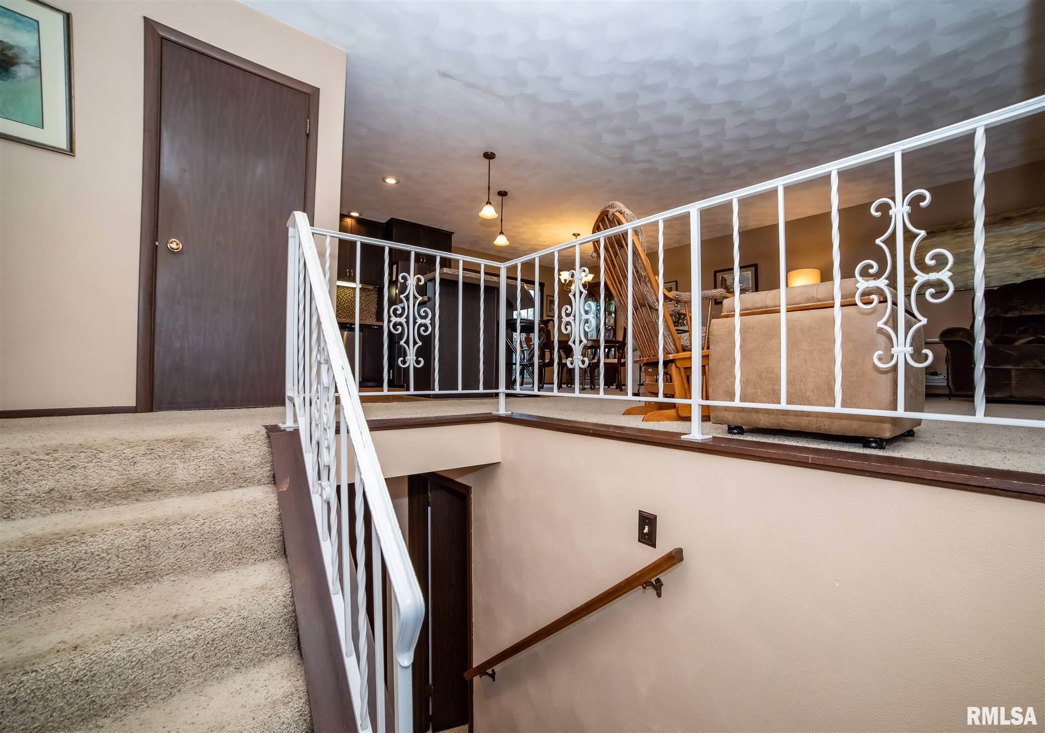 3817 Fairhaven Road Davenport, IA 52807 - Photo 4 of 23 Gallery Image 4