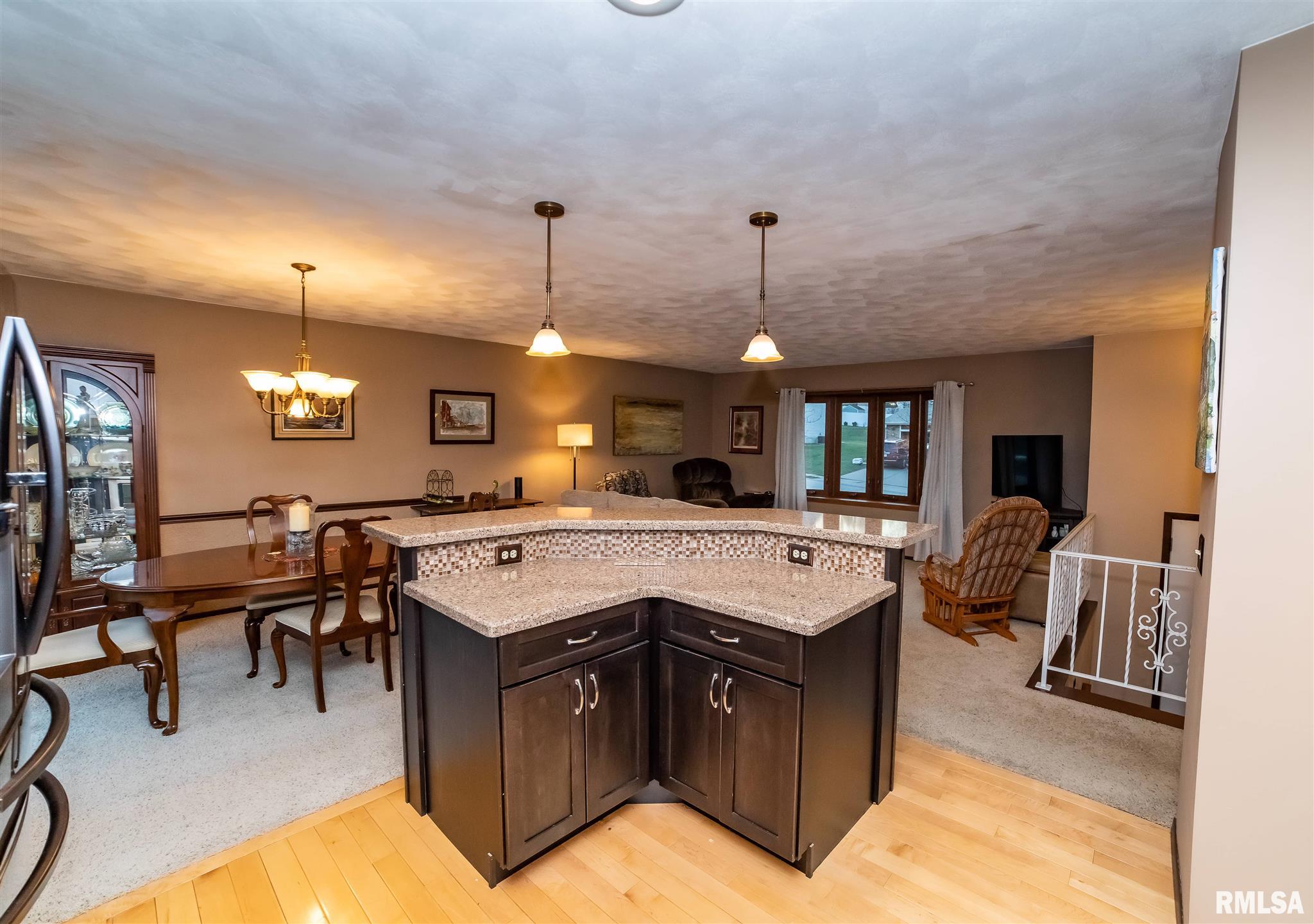 3817 Fairhaven Road Davenport, IA 52807 - Photo 7 of 23 Gallery Image 7