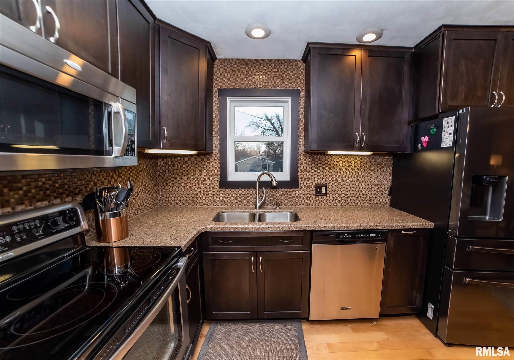 3817 Fairhaven Road Davenport, IA 52807 - Photo 8 of 23 Gallery Image 8