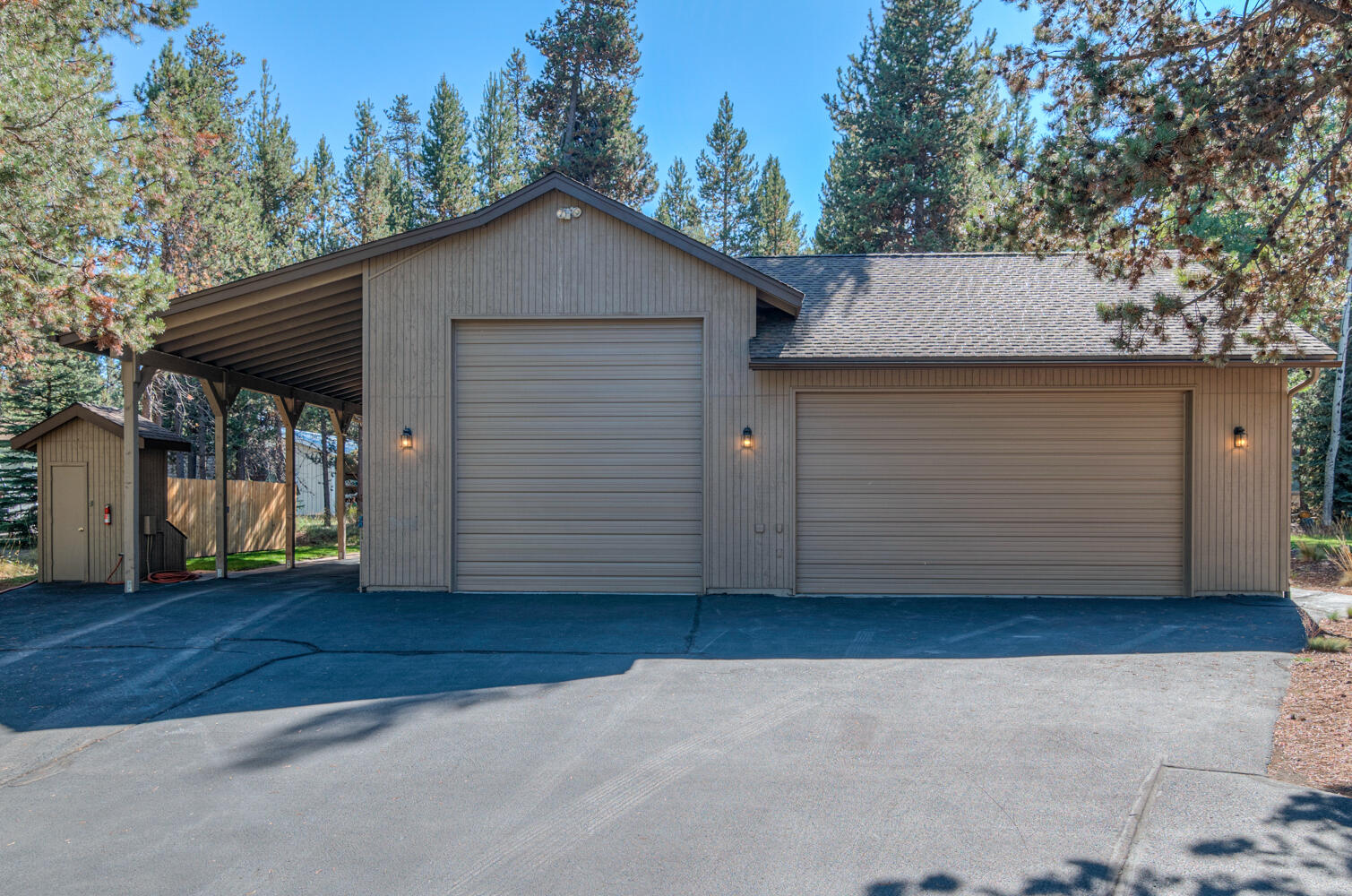 17295 Azusa Road Bend, OR 97707 - Photo 28 of 40 a view of a house