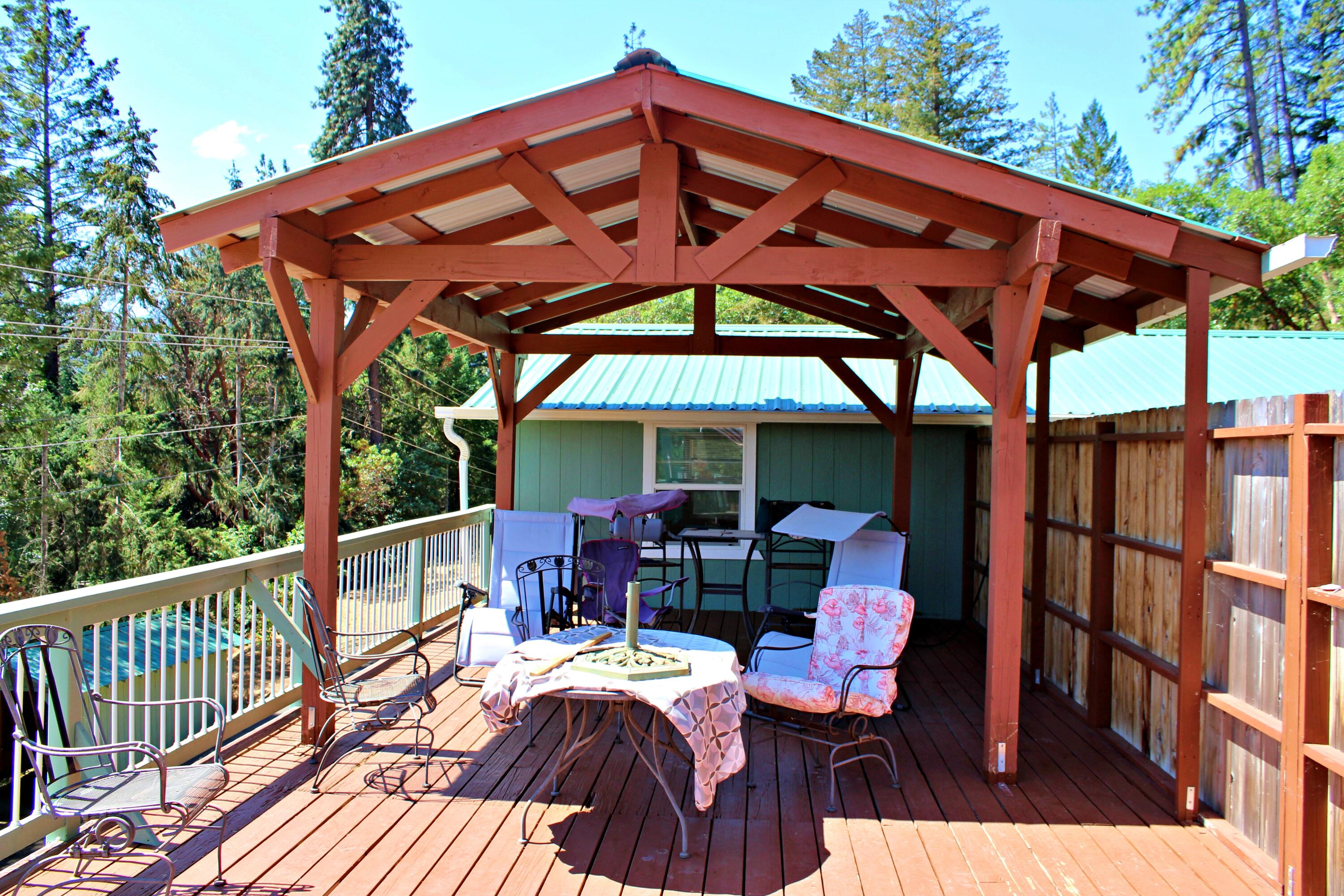 7732 North Applegate Road Grants Pass, OR 97527 - Photo 6 of 40 Coverd deck