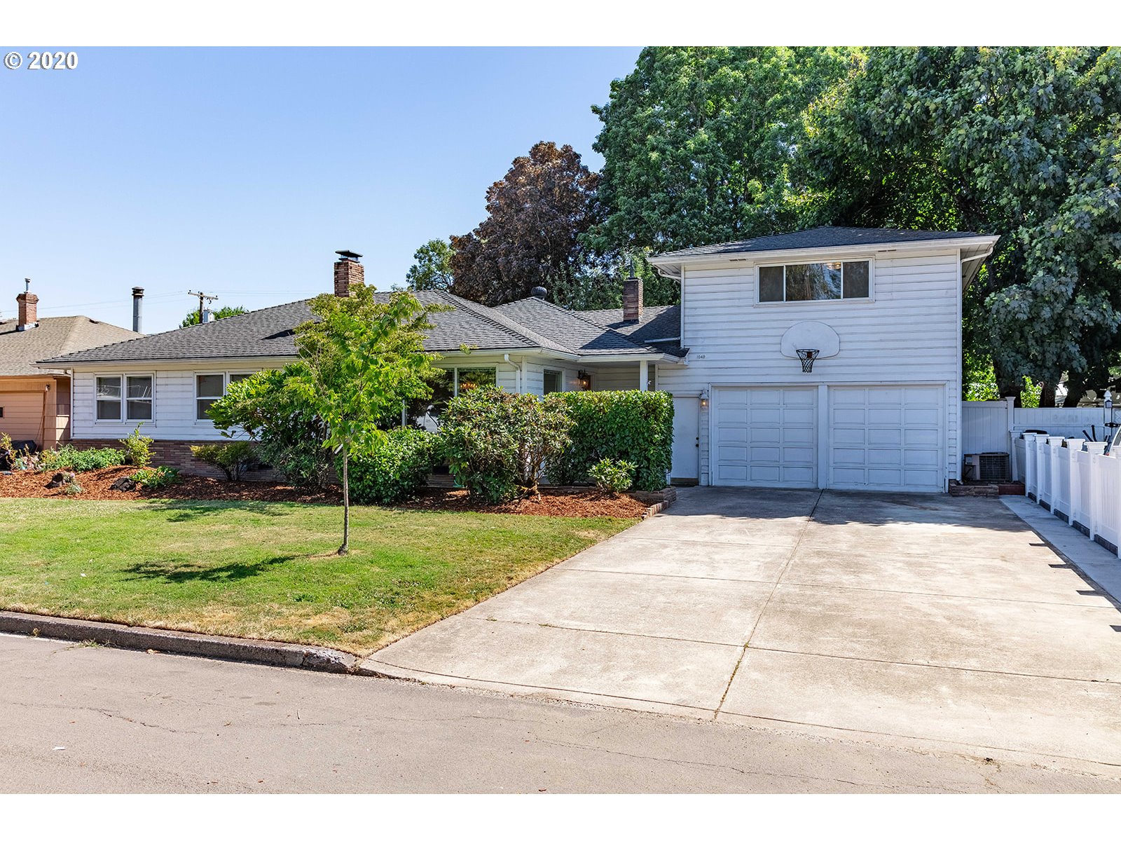 1049 Nancy Avenue Springfield, OR 97477 - Photo 3 of 31
