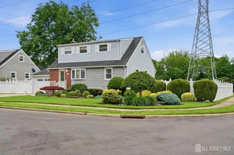 $650,000 | 24 Deerwood Avenue, Edison, NJ 08817