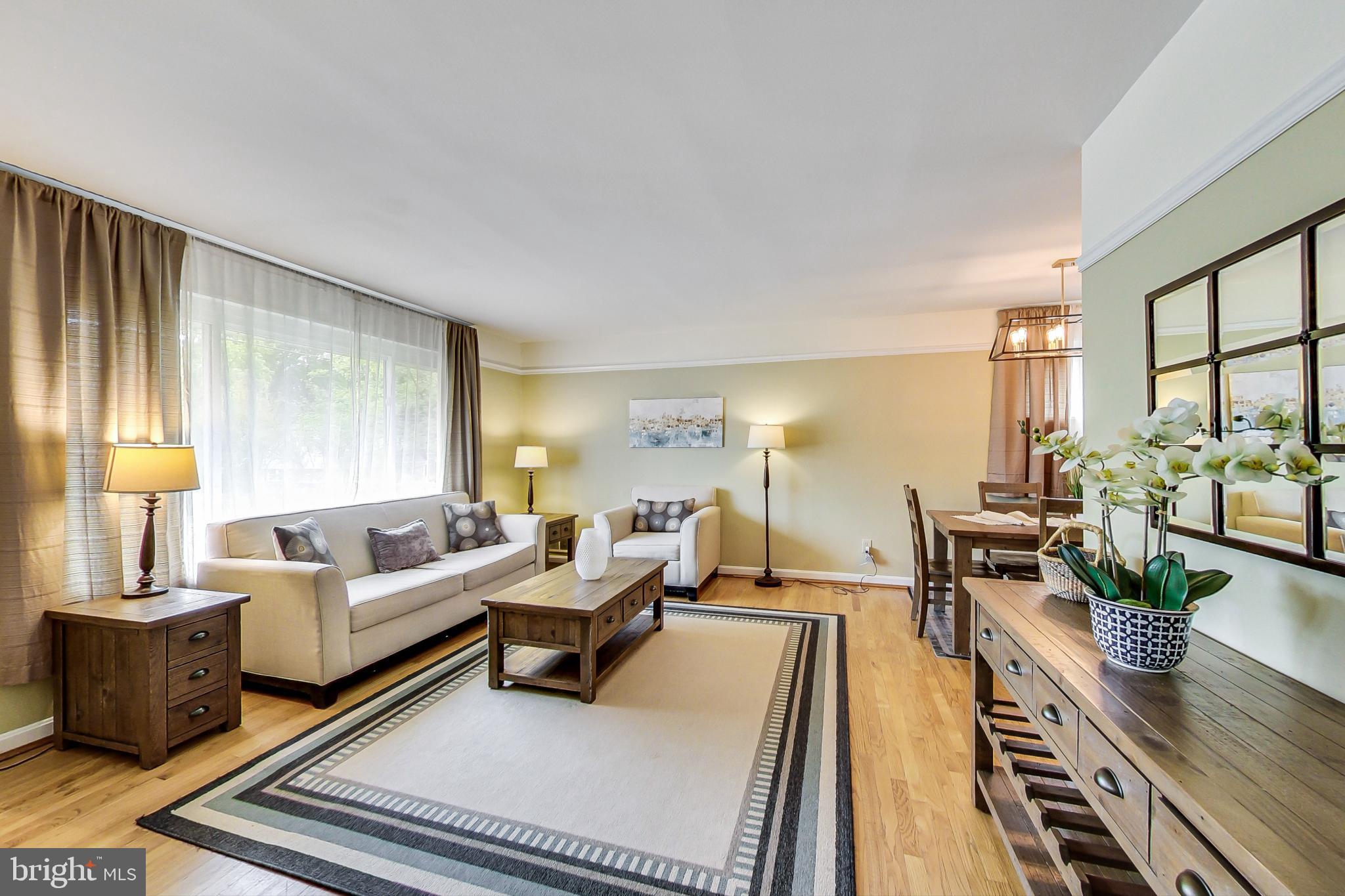 10028 Greenock Road Silver Spring, MD 20901 - Photo 3 of 44 Living Room