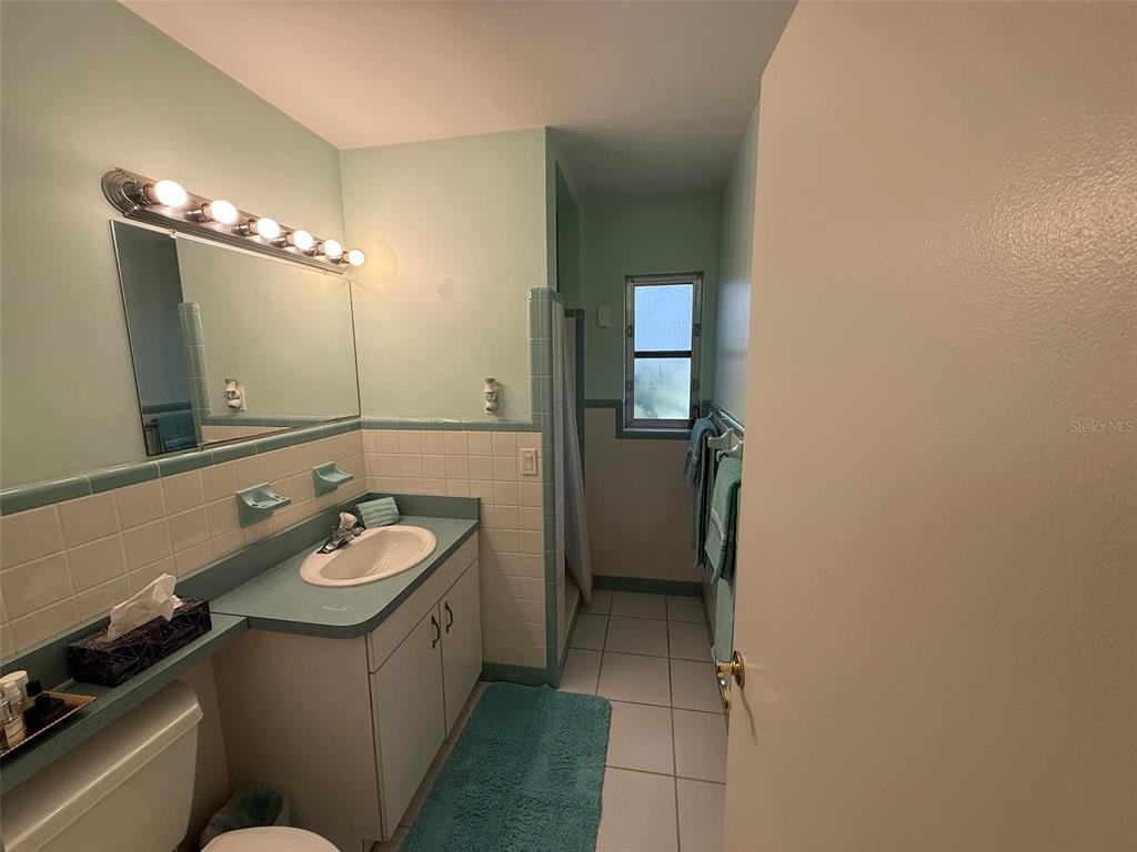 4951 Sawyer Road Sarasota, FL 34233 - Photo 16 of 32 Gallery Image 16