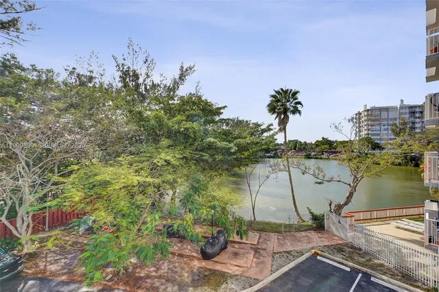 $268,000 | 1300 Northeast Miami Gardens Drive, Unit 320E, Miami, FL 33179