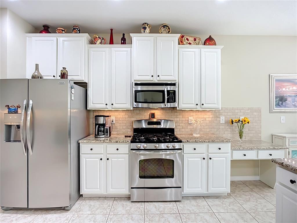 12271 Lavender Loop Bradenton, FL 34212 - Photo 14 of 80