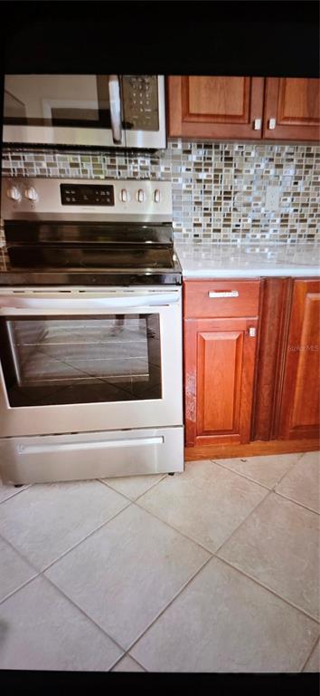 5208 Florida Road Venice, FL 34293 - Photo 9 of 12 a view of washer and dryer