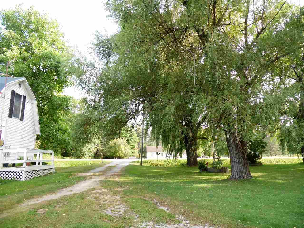 2747 East Pinconning Road Pinconning, MI 48650 - Photo 4 of 25