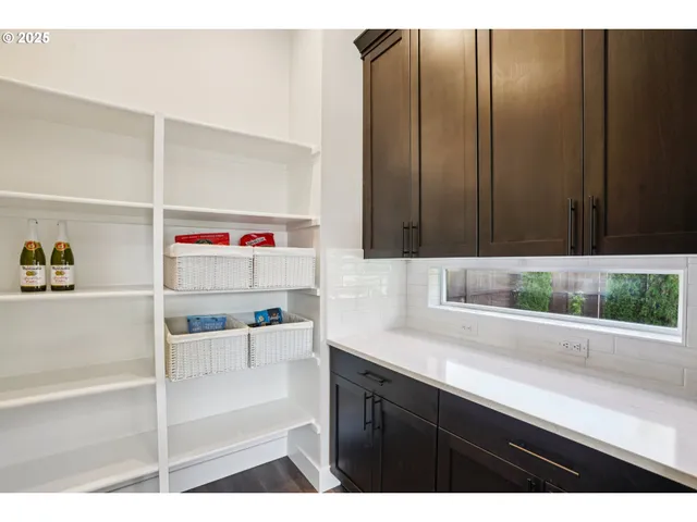 $1,145,000 | 900 West Magnolia Loop, Washougal, WA 98671