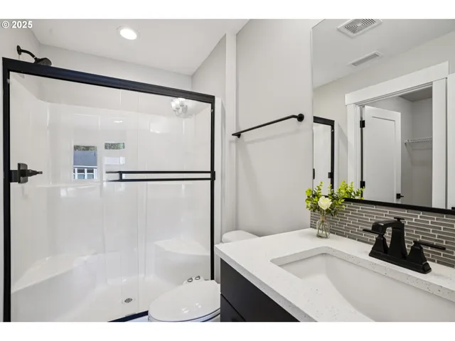 $1,145,000 | 900 West Magnolia Loop, Washougal, WA 98671