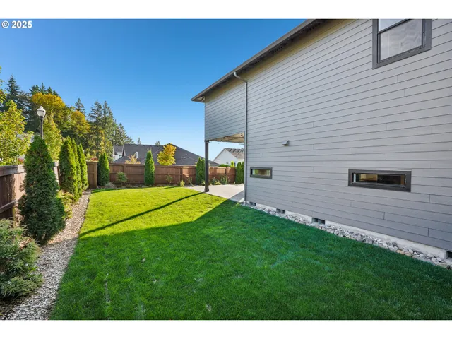 $1,145,000 | 900 West Magnolia Loop, Washougal, WA 98671