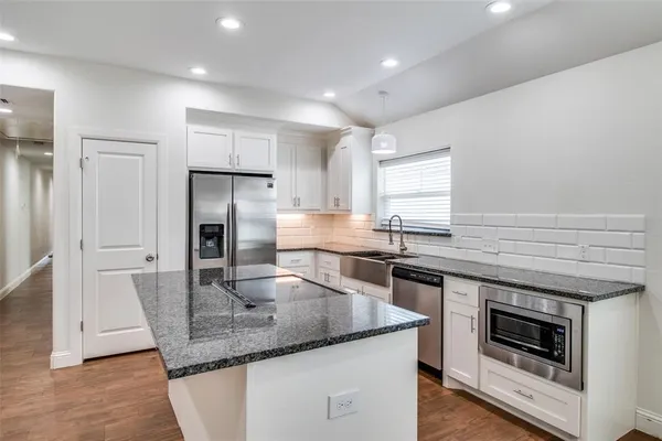 $1,450 | 614 East College Street, Sherman, TX 75090