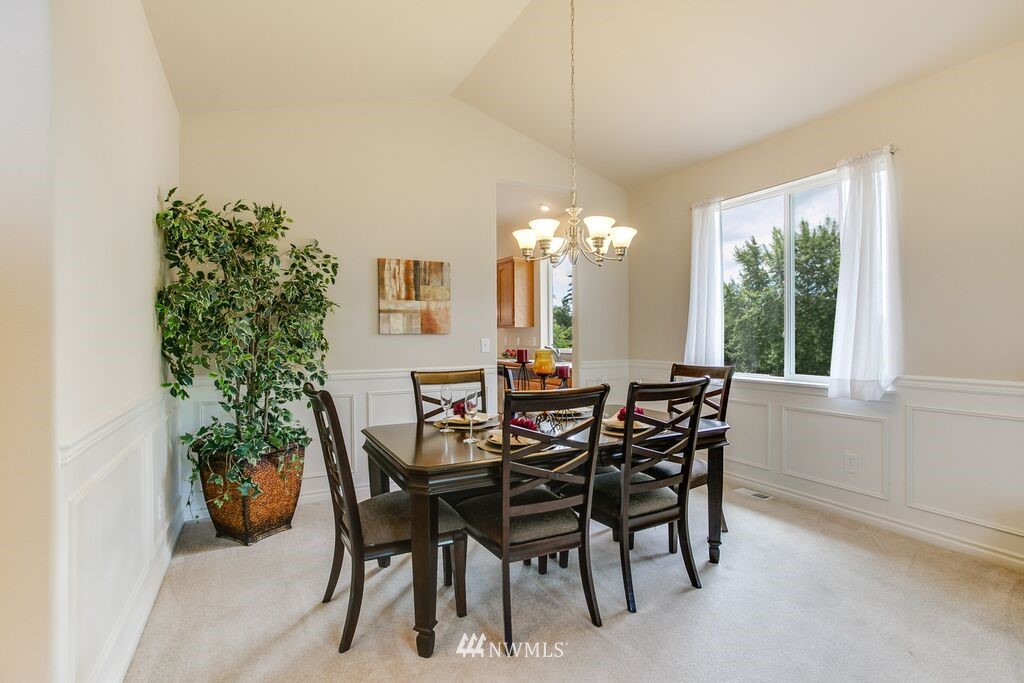 4020 160th Place Southeast Bothell, WA 98012 - Photo 5 of 17