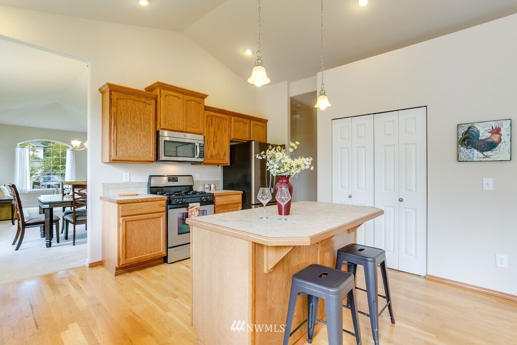 4020 160th Place Southeast Bothell, WA 98012 - Photo 6 of 17