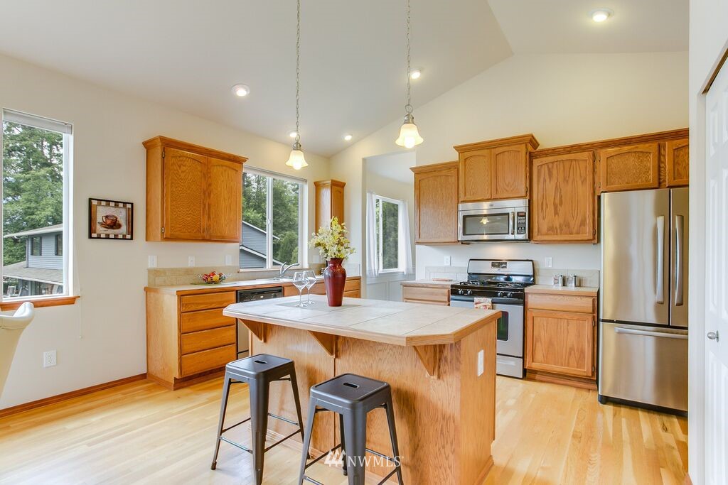 4020 160th Place Southeast Bothell, WA 98012 - Photo 7 of 17