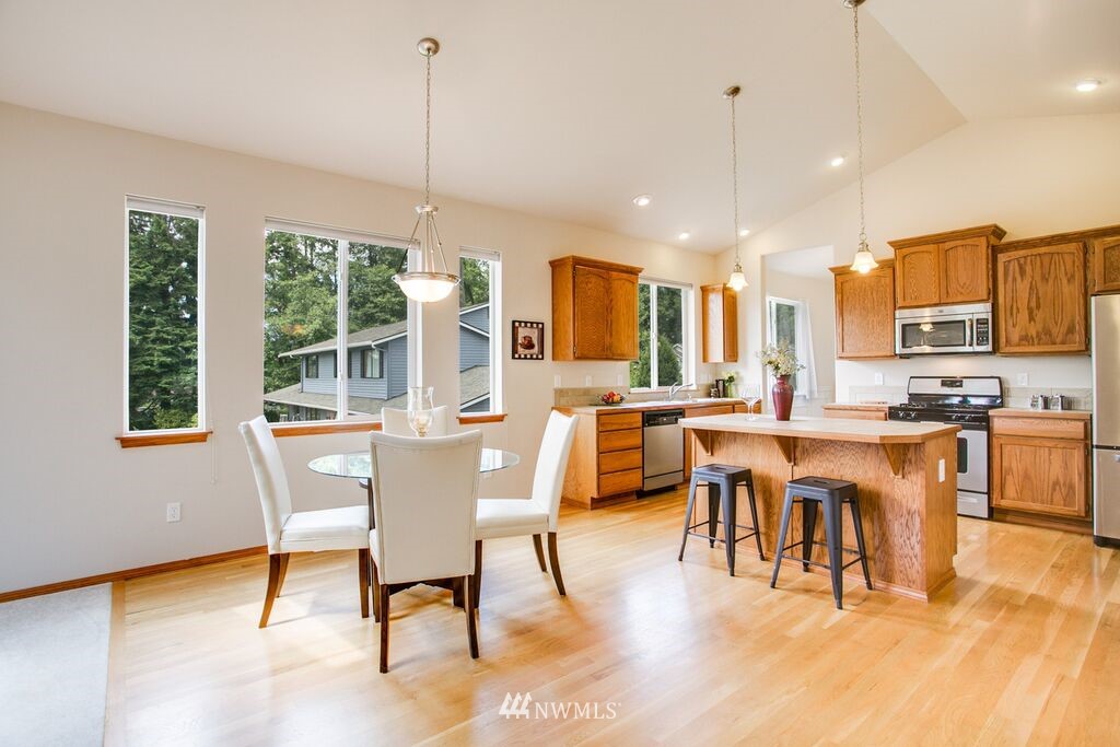 4020 160th Place Southeast Bothell, WA 98012 - Photo 8 of 17