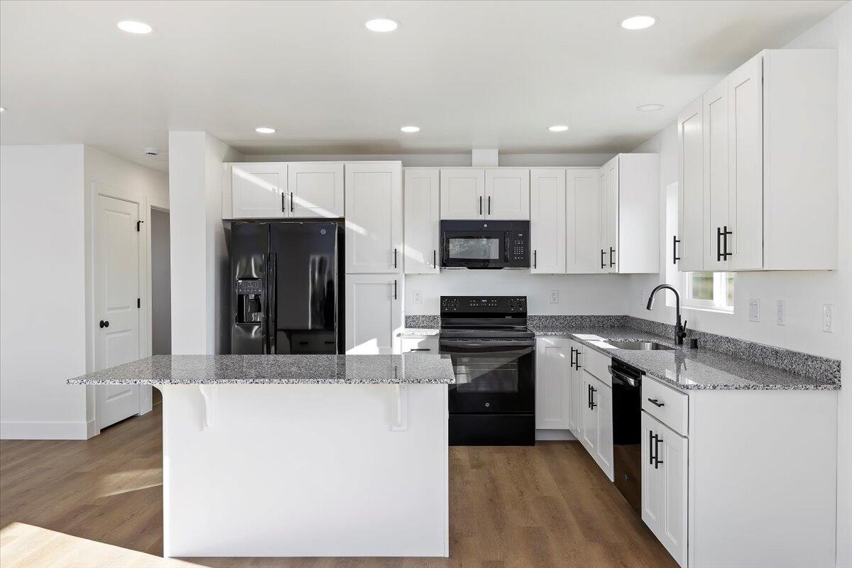 8 Punkin Center Road Gannett, ID 83313 - Photo 13 of 43 Kitchen