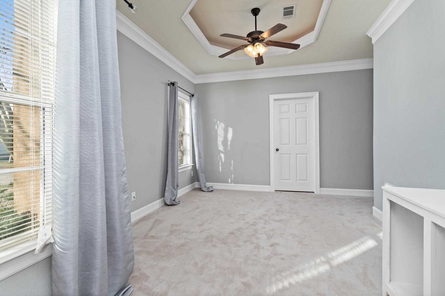 6461 Bell Pointe Beaumont, TX 77706 - Photo 29 of 33 an empty room with fan and windows