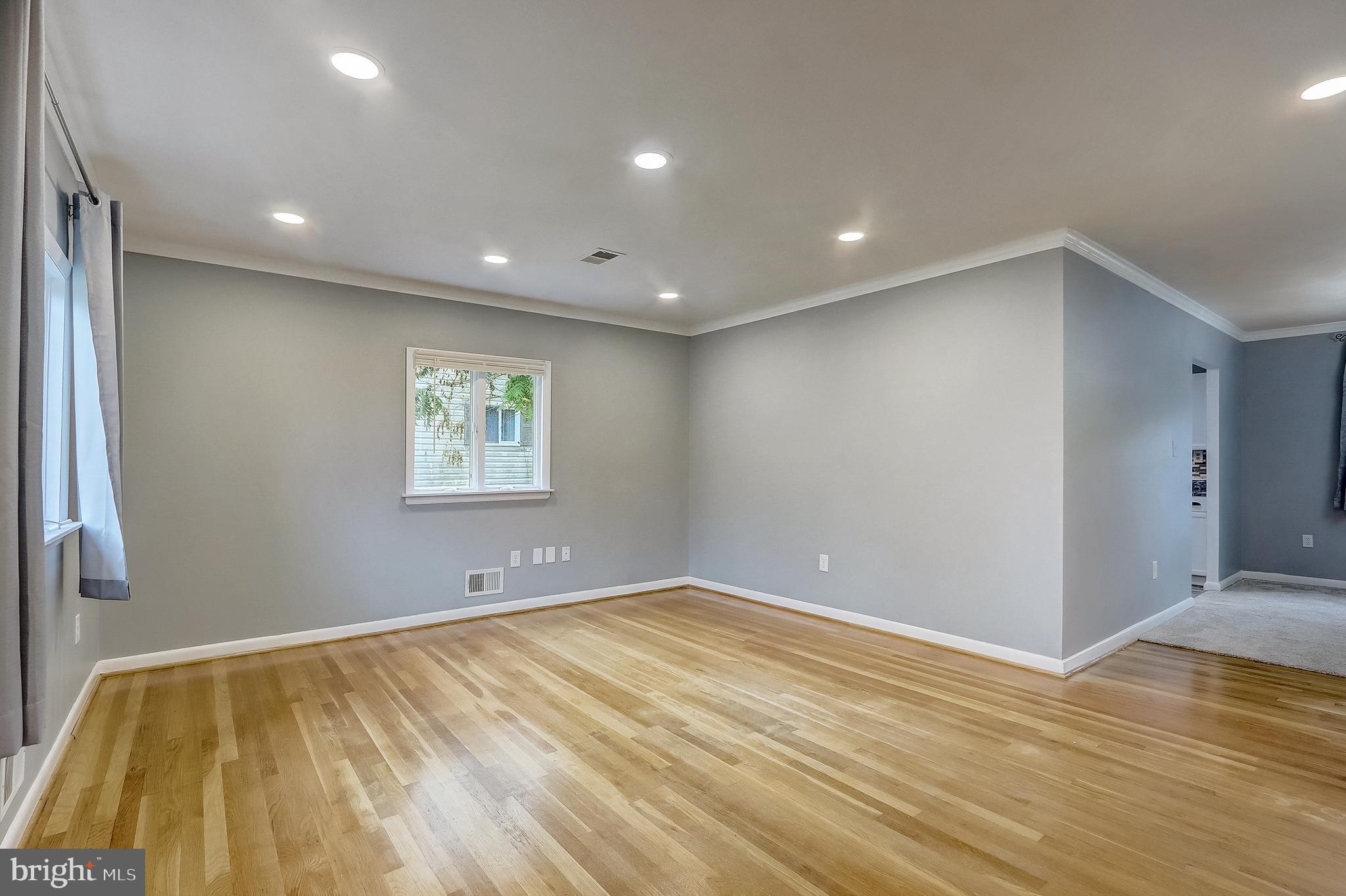 1312 Denbright Road Baltimore, MD 21228 - Photo 4 of 43