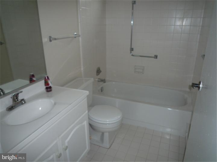 4 Mayfair Road Southampton, NJ 08088 - Photo 7 of 8 Gallery Image 7