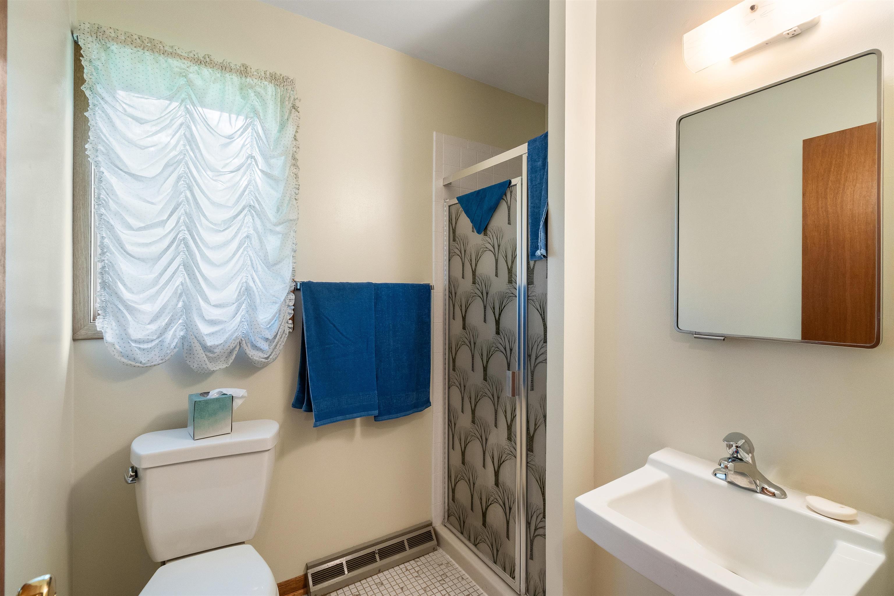 5422 Gettle Avenue Madison, WI 53705 - Photo 13 of 34