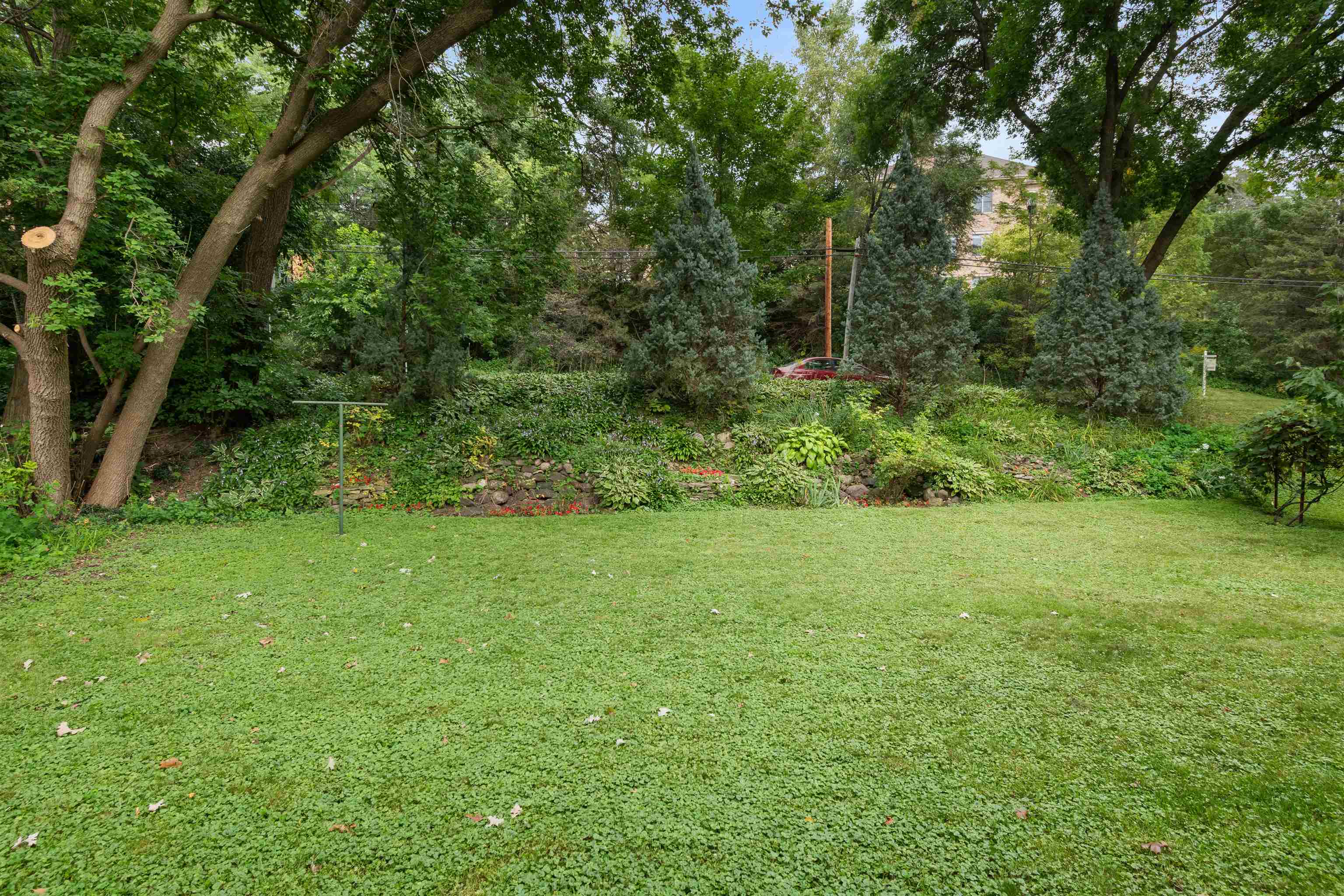 5422 Gettle Avenue Madison, WI 53705 - Photo 6 of 34