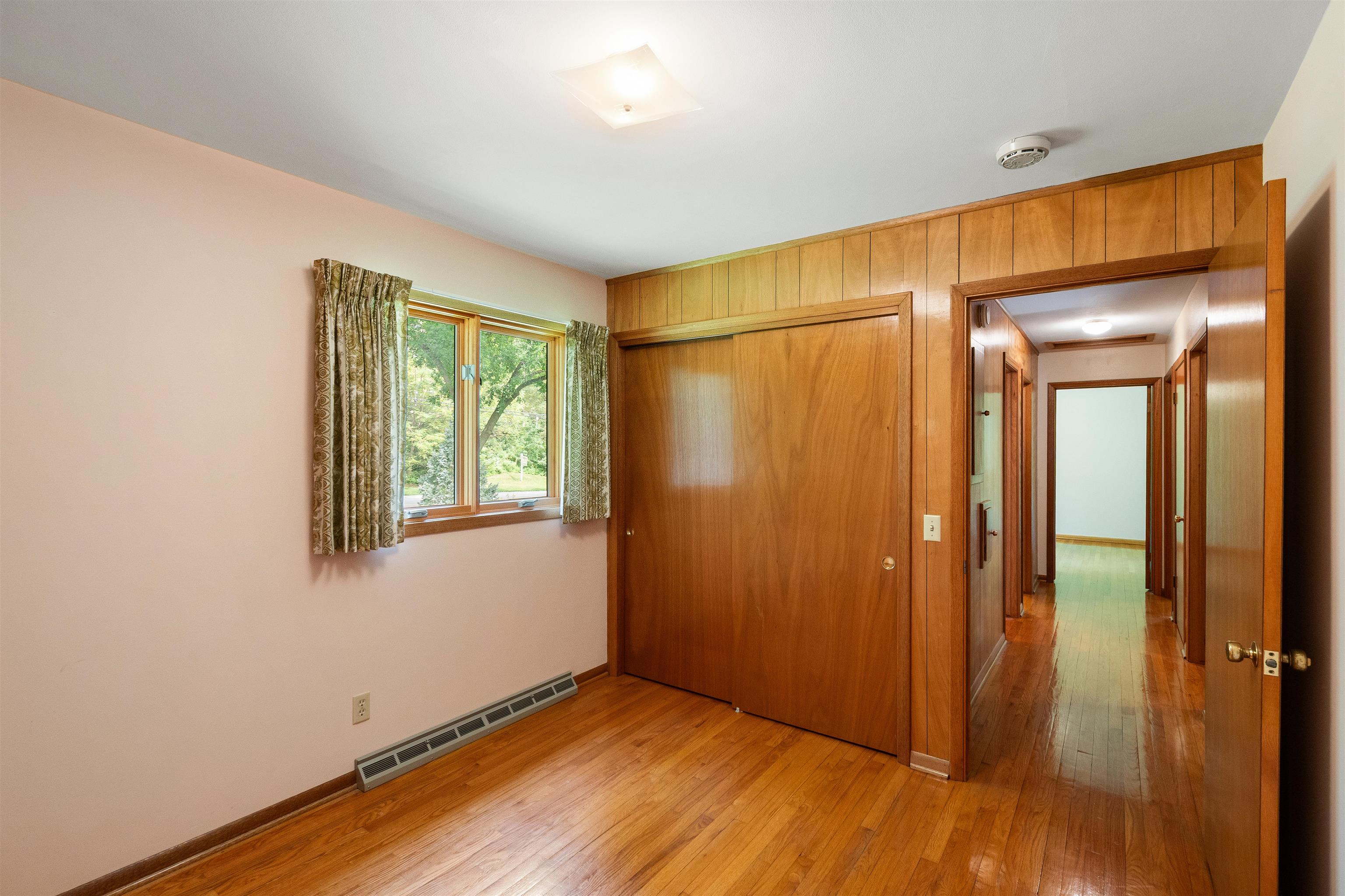 5422 Gettle Avenue Madison, WI 53705 - Photo 9 of 34