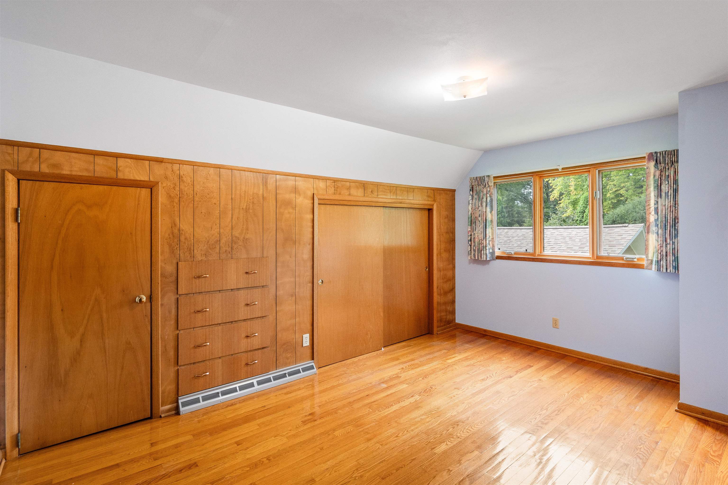 5422 Gettle Avenue Madison, WI 53705 - Photo 10 of 34