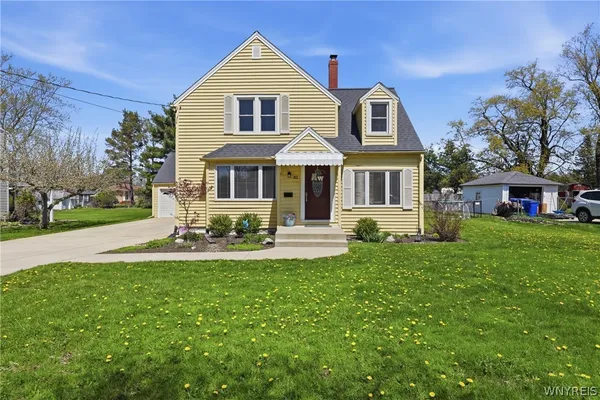 $330,000 | 82 Allendale Road, West Seneca, NY 14224