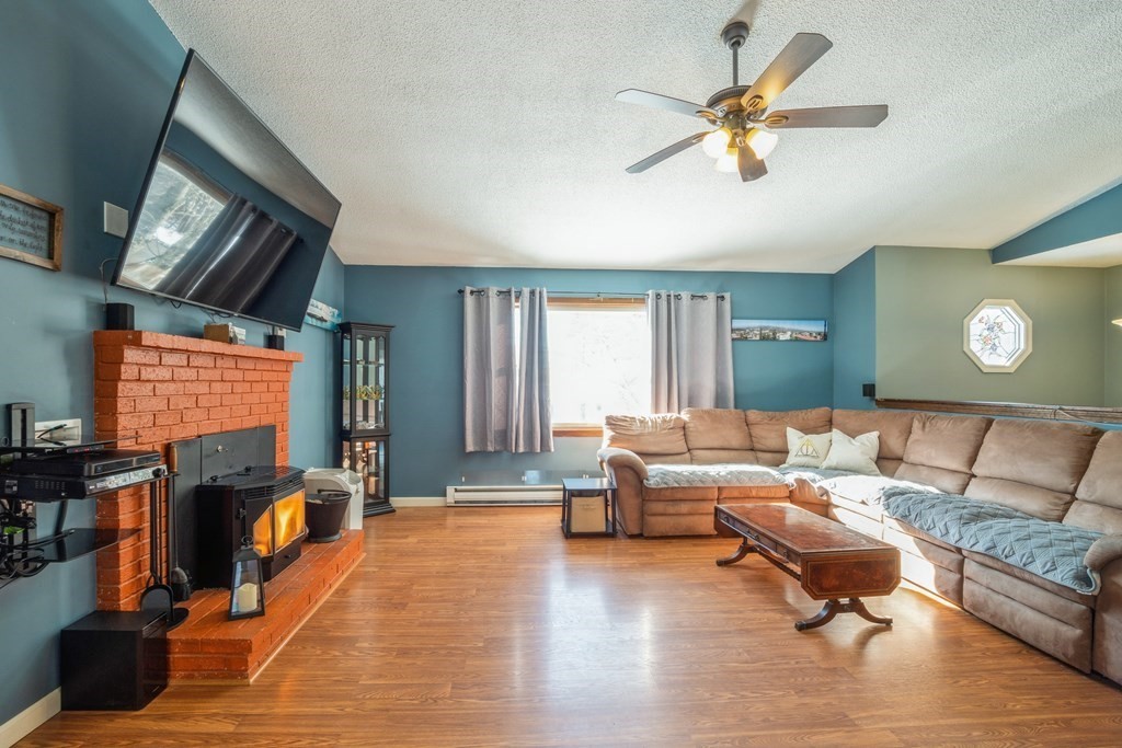 3 Jackson Road Webster, MA 01570 - Photo 4 of 40 Gallery Image 4