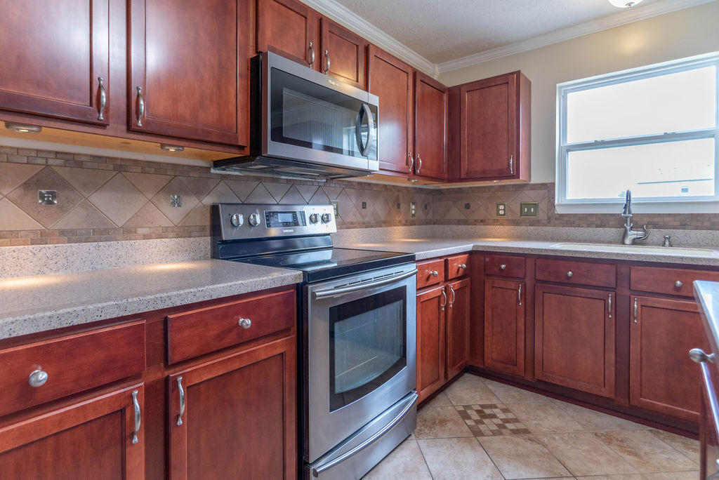 652 Hanover Road Brownsburg, IN 46112 - Photo 12 of 52