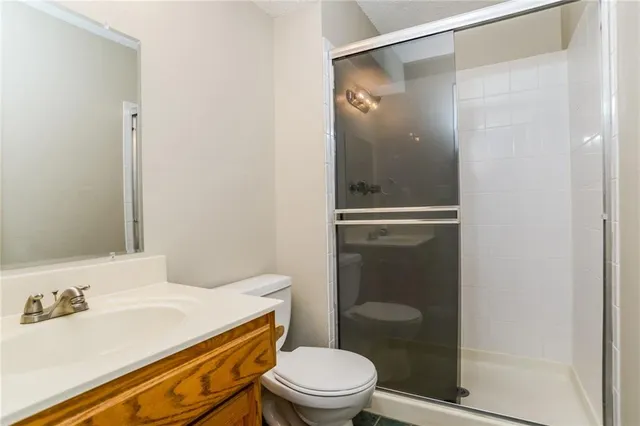 $2,000 | 618 West Sunrise Drive, Belton, MO 64012