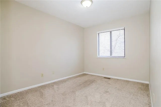 $2,000 | 618 West Sunrise Drive, Belton, MO 64012