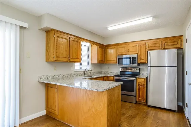 $2,000 | 618 West Sunrise Drive, Belton, MO 64012