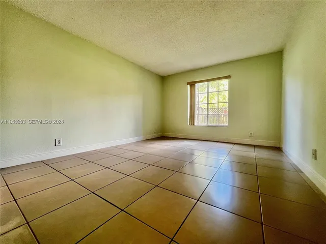 $1,999 | 5201 Geneva Court, Unit 109, Doral, FL 33166