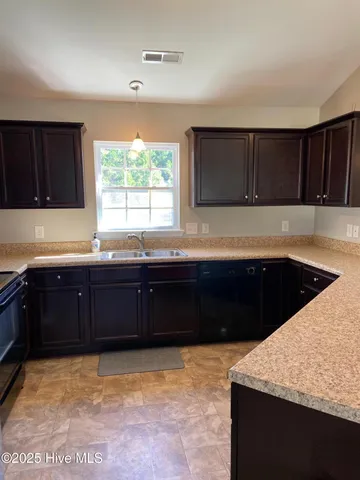 $300,000 | 306 Basil Court, Hubert, NC 28539