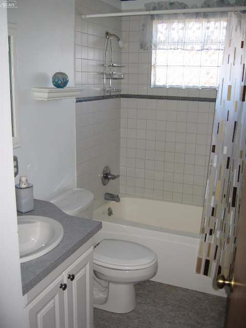 6473 North Oak Road Davison, MI 48423 - Photo 14 of 15 20452464-13.JPG