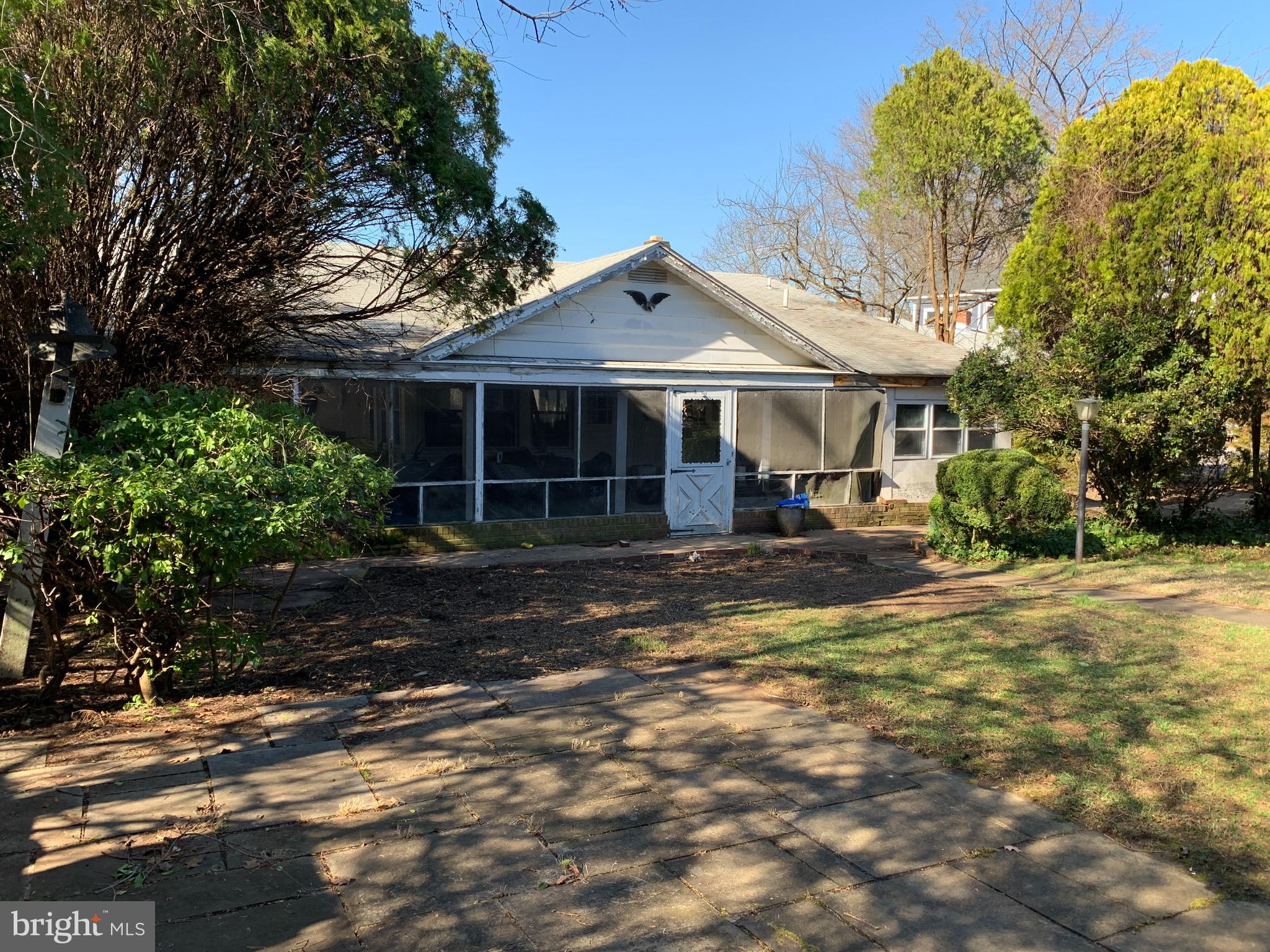 212 Riverside Road Edgewater, MD 21037 - Photo 2 of 11