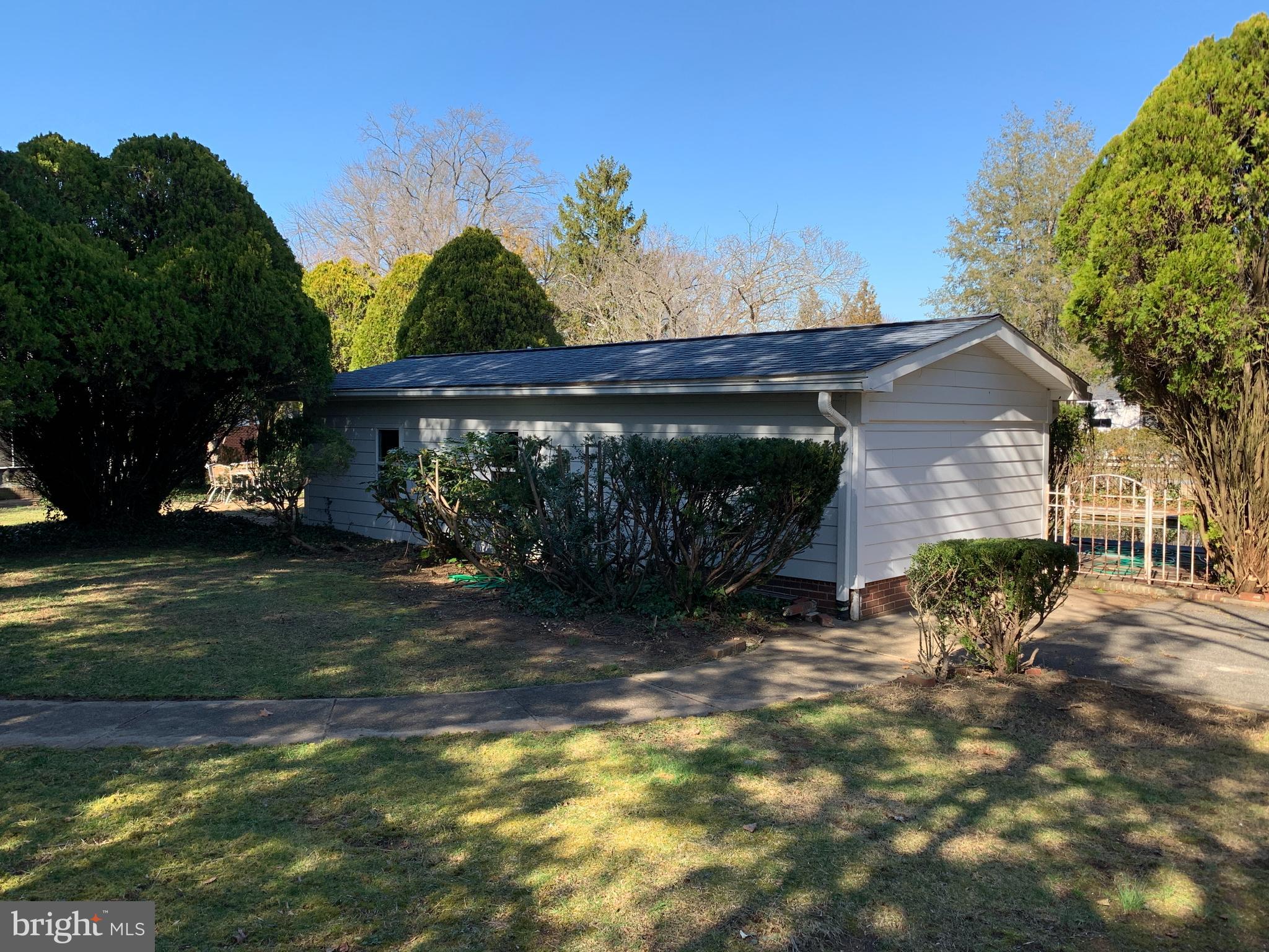 212 Riverside Road Edgewater, MD 21037 - Photo 6 of 11