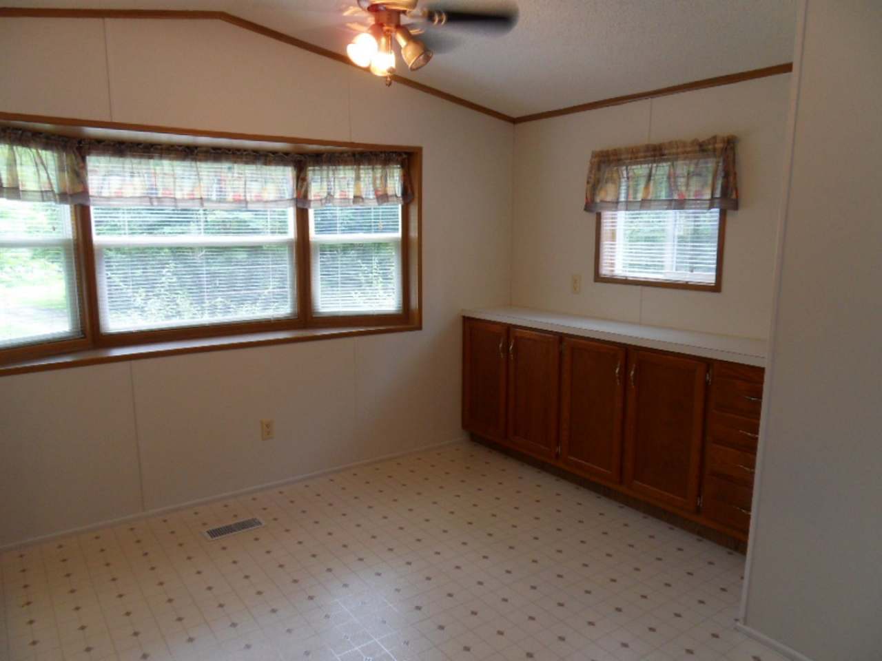 2979 Boyce Drive Rhinelander, WI 54501 - Photo 4 of 12 Gallery Image 4