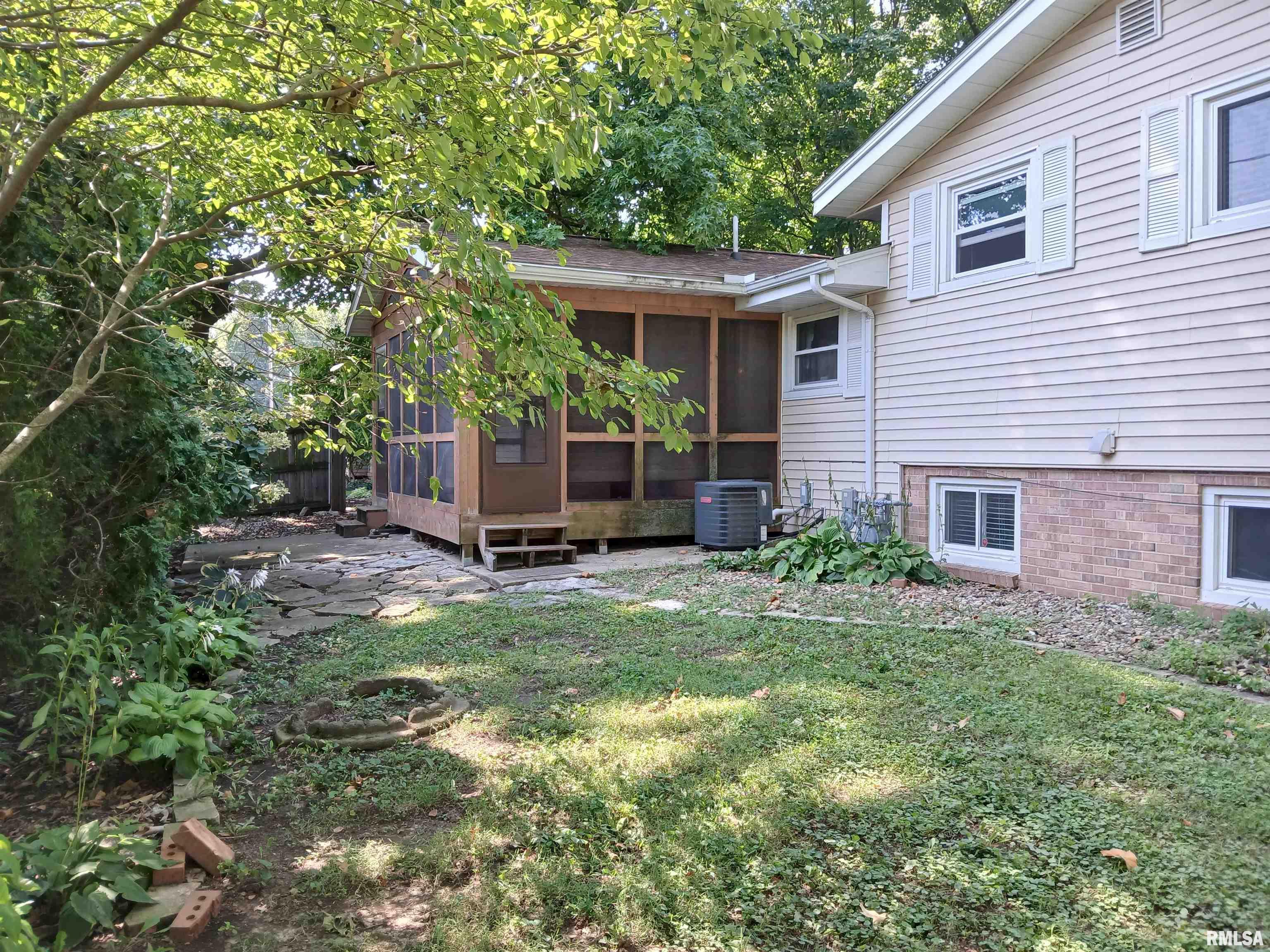 65 Lambert Lane Springfield, IL 62704 - Photo 38 of 40 Gallery Image 38