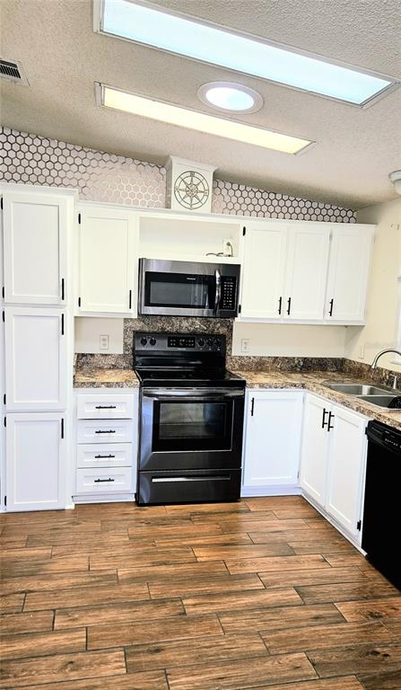 933 Oleander Street Lady Lake, FL 32159 - Photo 8 of 30