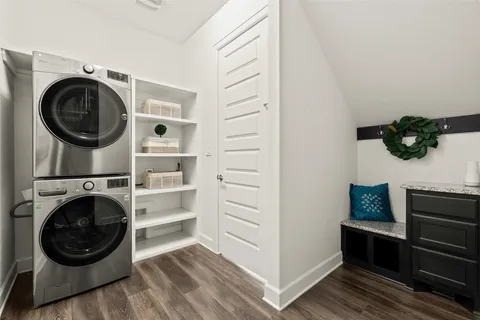 $580,000 | 132 Village Oak Drive, Austin, TX 78737