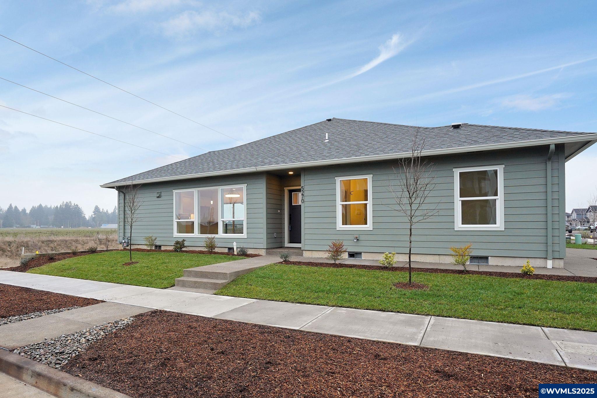 5270 Countryside Street Northeast Salem, OR 97305 - Photo 3 of 44