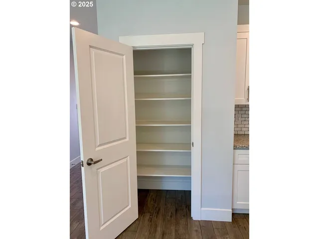 $879,900 | 10703 Northeast 70th Street, Vancouver, WA 98662