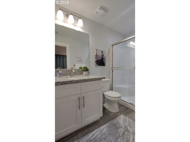 $879,900 | 10703 Northeast 70th Street, Vancouver, WA 98662