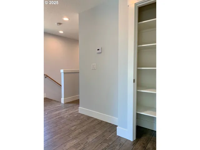 $879,900 | 10703 Northeast 70th Street, Vancouver, WA 98662