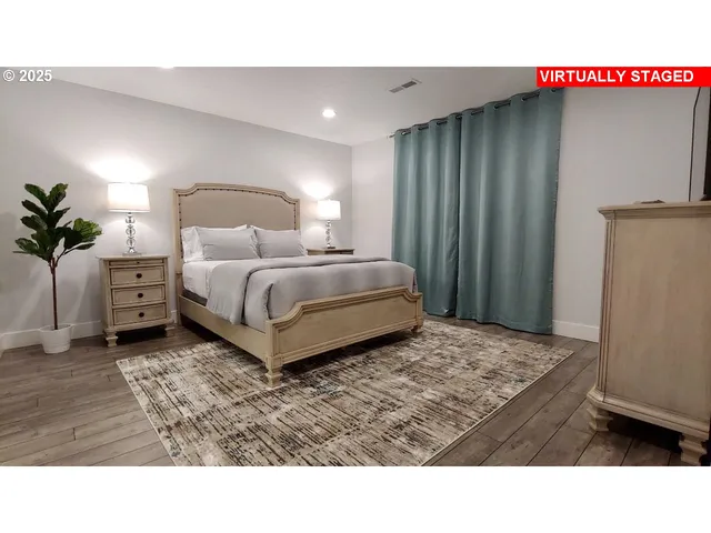 $879,900 | 10703 Northeast 70th Street, Vancouver, WA 98662